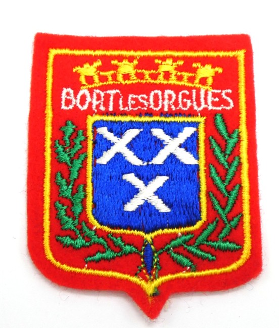 P1100892 Ecusson brodé ville Bort Les Orgues
