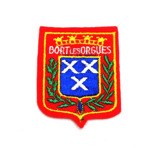 P1100891 Ecusson brodé ville Bort Les Orgues