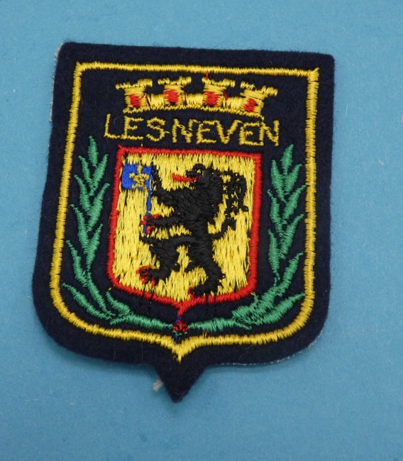 P1100368 Ecusson brodé ville Lesneven