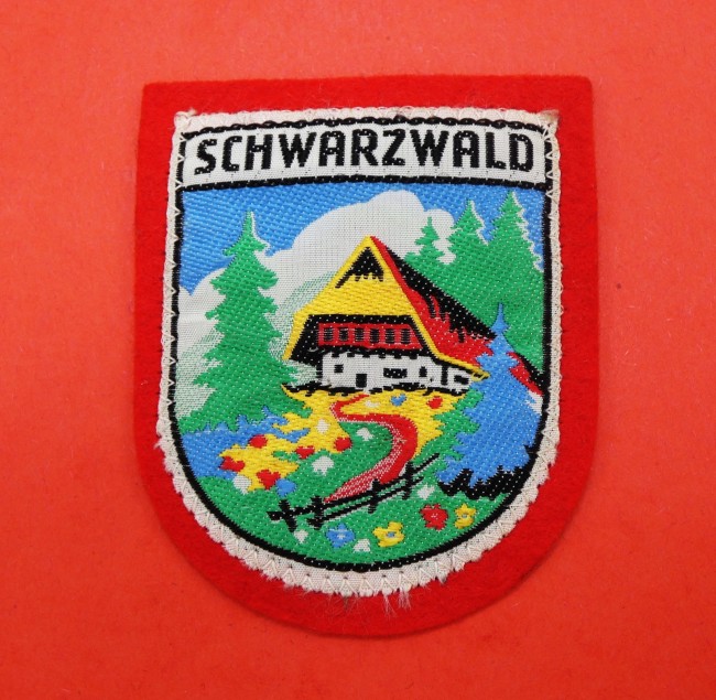 P1090345 Ecusson brodé ville Schwarzwald