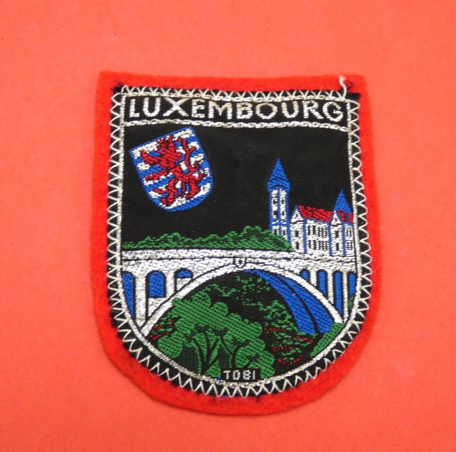 P1100594 Ecusson brodé pays LUXEMBOURG
