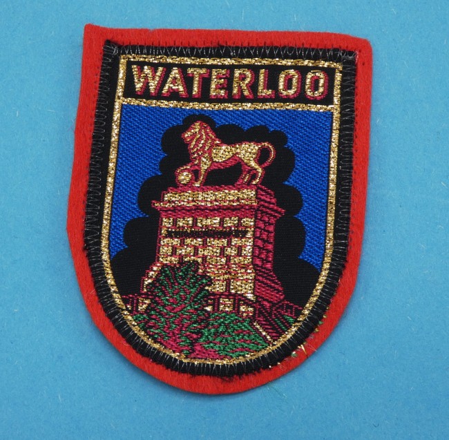 P1040095 Ecusson brodé ville Waterloo à coudre