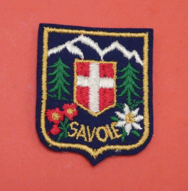 P1050095 Ecusson brodé ville montagne SAVOIE