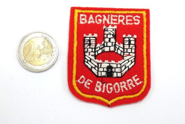Ecusson brodé ville Bagneres de Bigorre 