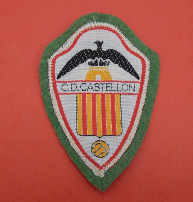  Ecusson brodé ville pays C.D Castellon ( occasion )