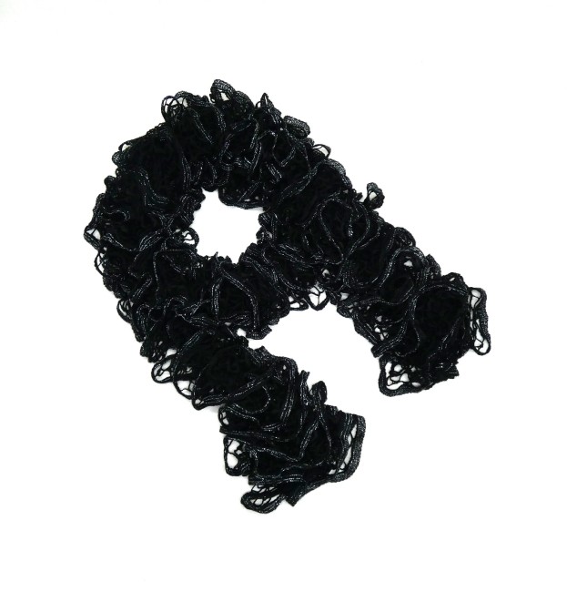 Echarpe noire bordure gris argenté