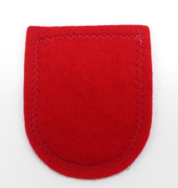 P1260179 Ecusson feutrine brodé CAPRI