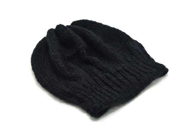 Béret noir pour femme en laine Bergère de France Alaska doux et chaud tricoté main 