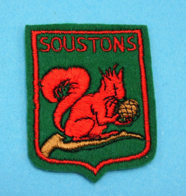 P1080375 Ecusson brodé ville SOUSTONS