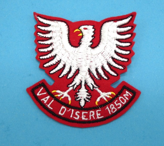 P1040892 Ecusson brodé ville Val D ' Isère 1850 M