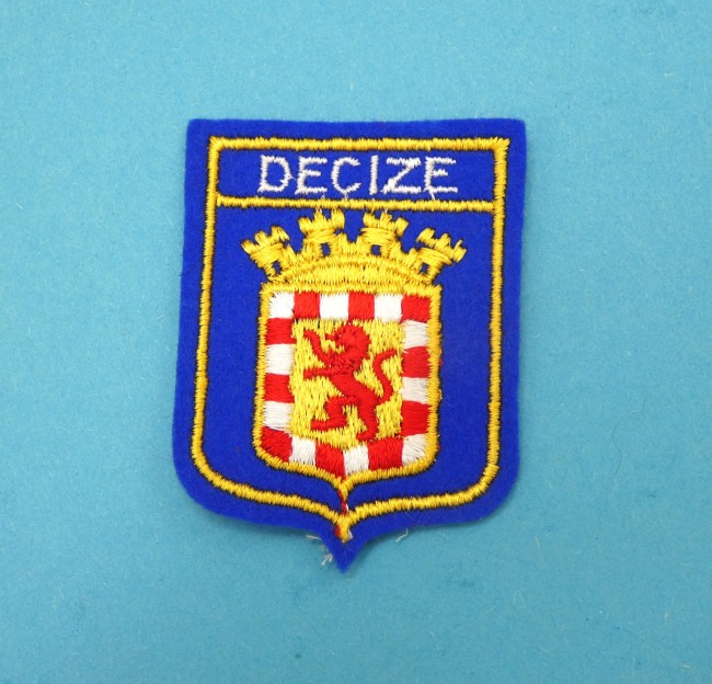 P1100217 Ecusson brodé ville Decize
