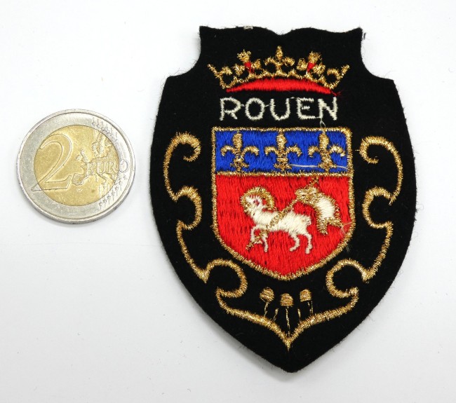 P1030763 Ecusson meresse brodé ville ROUEN