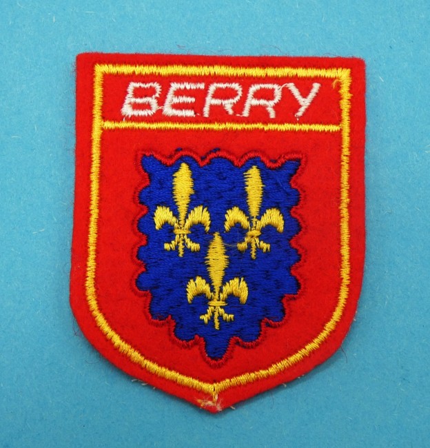 P1100356 Ecusson brodé ville BERRY