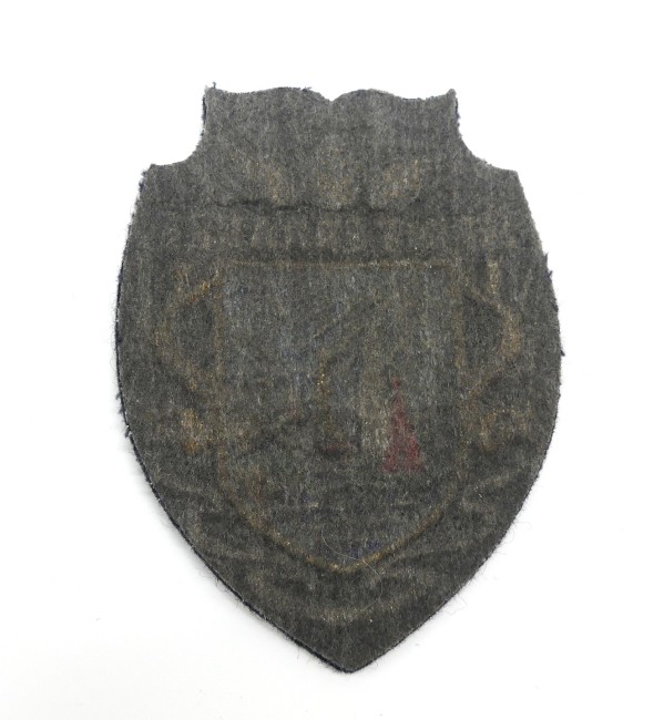 P1240663 Ecusson brodé ville Mediterranée