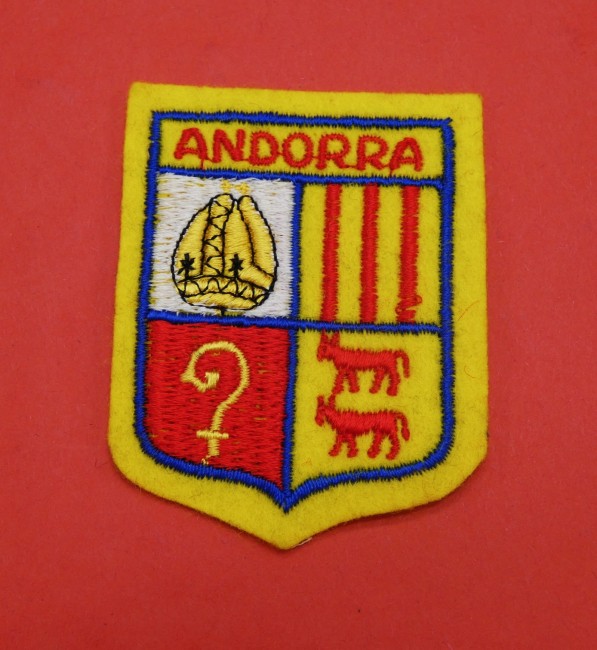 P1100338 Ecusson brodé pays ville ANDORRA