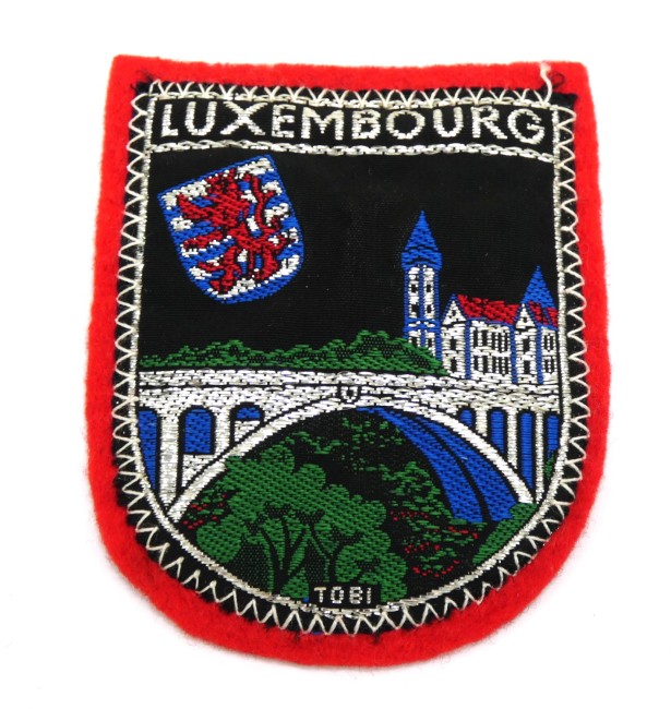 P1100590 Ecusson brodé pays LUXEMBOURG