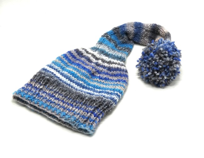 P1020628 Bonnet lutin femme en laine bleu / gris Katia Milrayas
