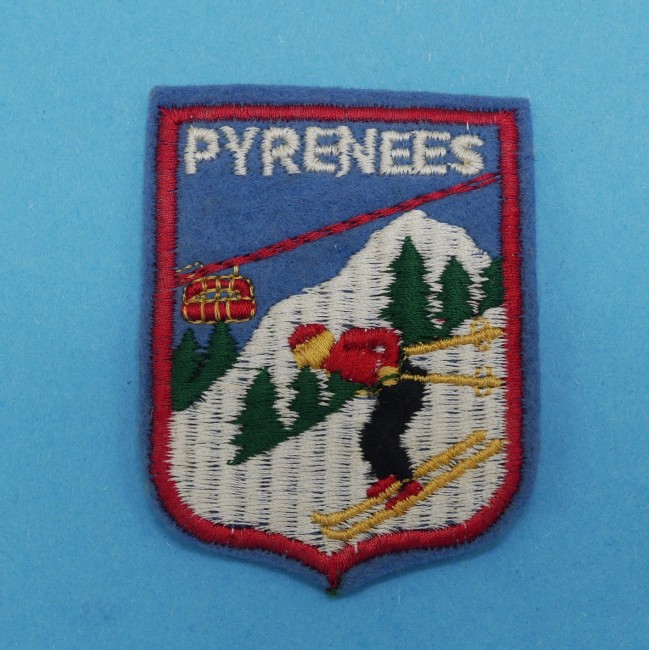 Ecusson ancien brodé Pyrénées