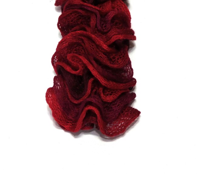 P1010935 Echarpe femme rouge/ bordeaux Katia Ondas froufrou