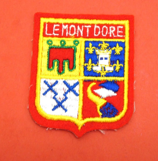 P1040391 Ecusson brodé LE MONT DORE