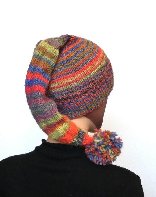 Bonnet lutin femme  avec pompon muticolore en laine Katia azteca Myrayas C 713 