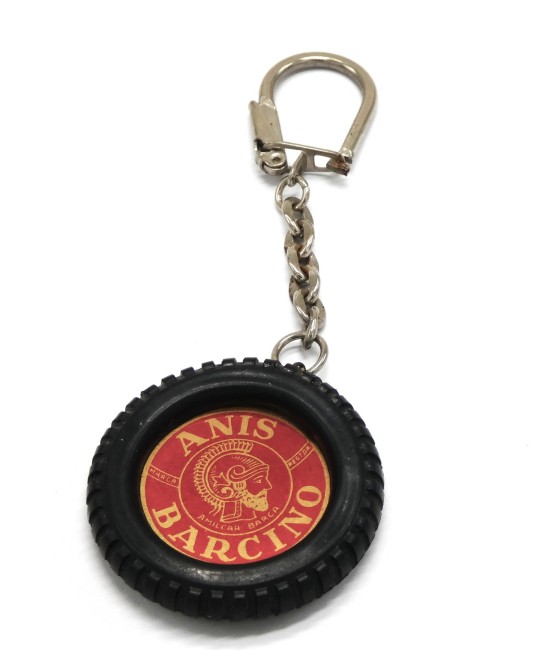 P1050962 Ancien Porte clé pneu publicitaire ANIS BARCINO