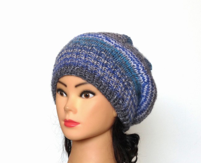 P1020575 Beret femme laine Milrayas bleu / gris tricot main