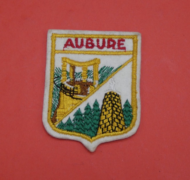 P1090297 Ecusson brodé ville AUBURE ( occasion )