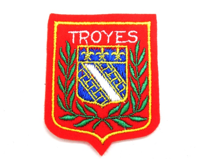 P1100813 Ecusson brodé ville TROYES