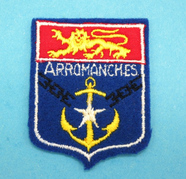 P1040897 Ecusson brodé ville Arromanches