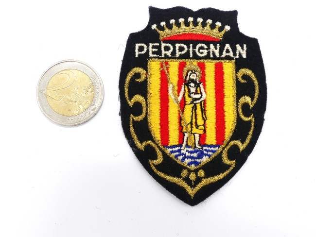 P1240580 Ecusson brodé ville Perpignan