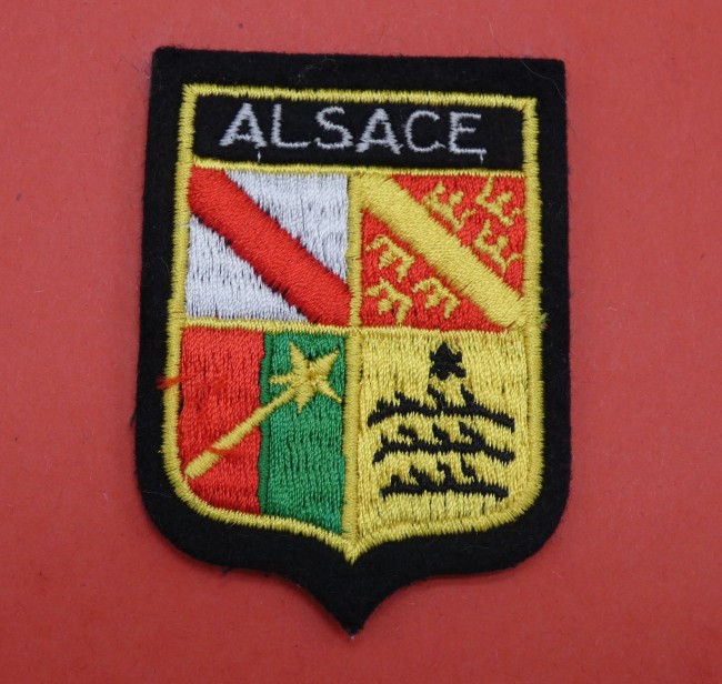 P1100902 Ecusson brodé ville ALSACE