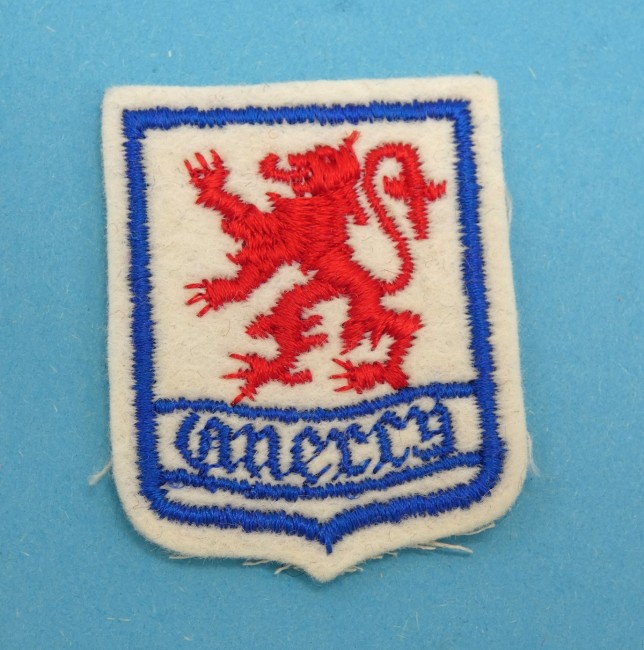 P1040838 Petit écusson brodé ville Annecy