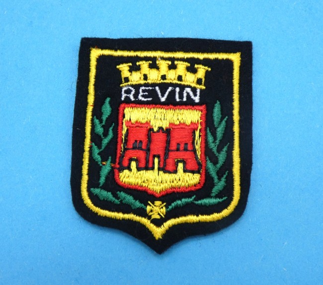 P1100260 Ecusson brodé ville REVIN