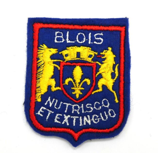 Ecusson brodé ville BLOIS à coudre nutrisco et extinguo