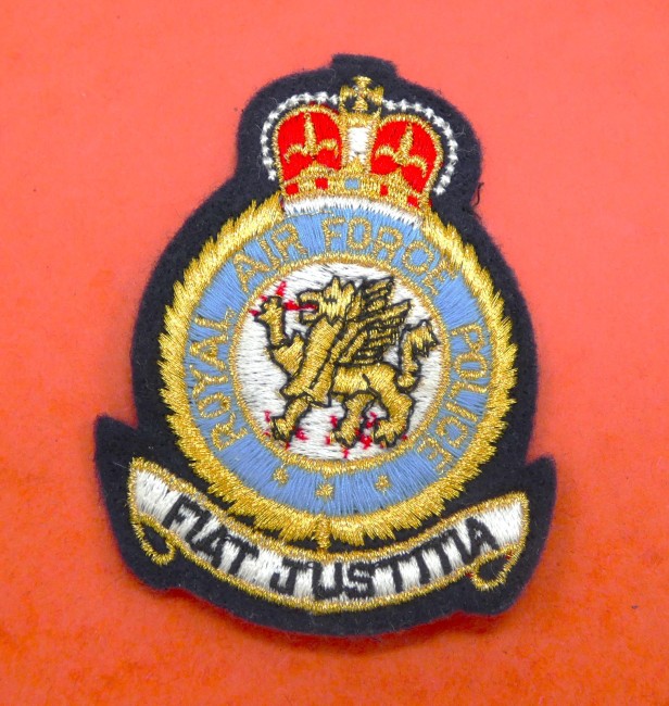 Ecusson ROYAL  AIR FORCE POLIOE FIAT JUSTITA  