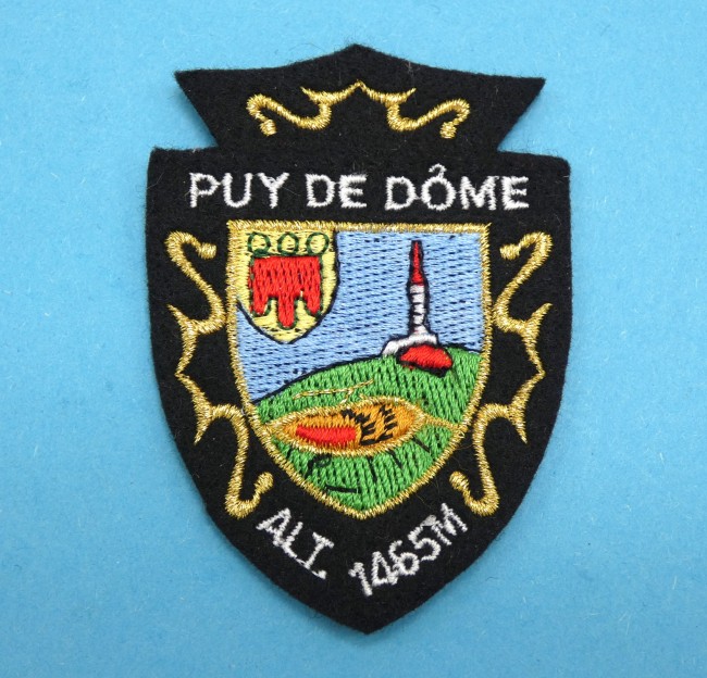 P1110681 Ecusson brodé ville PUY DE DOME