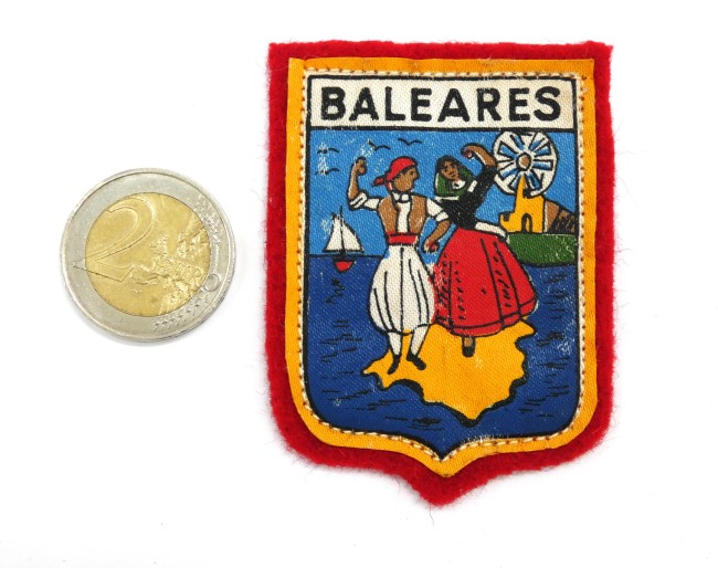 P1010553 Ecusson feuitrine brodé Îles Baléares