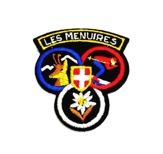 P1090582 Ecusson brodé Les Menuires