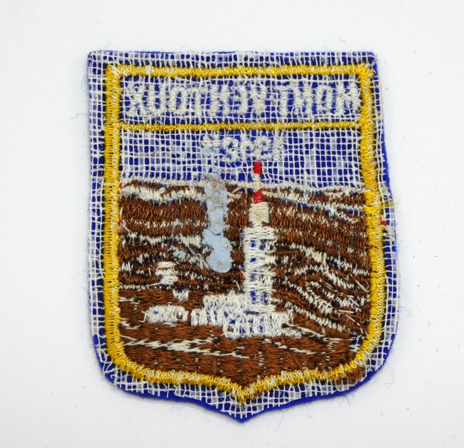 P1030282 Ecusson brodé ville MONT - VENTOUX 1912 m