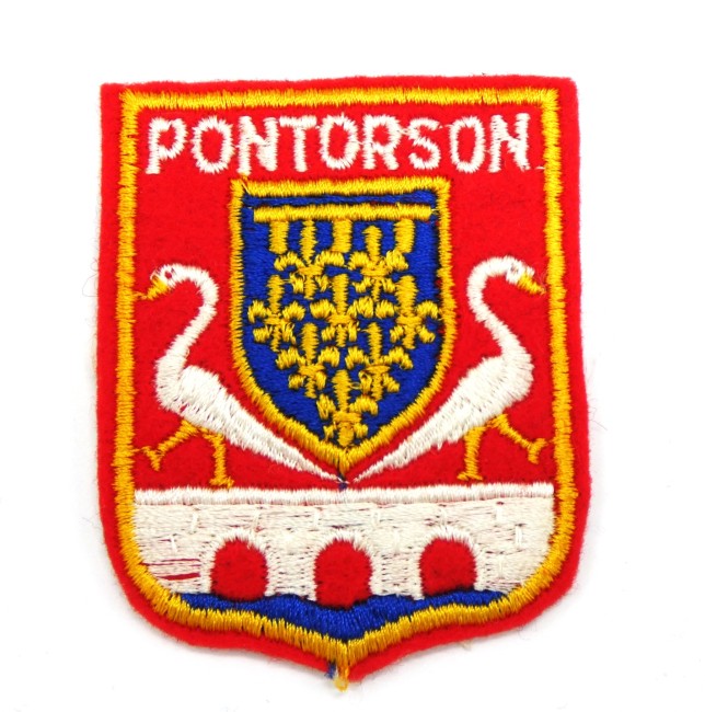 P1080826 Ecusson brodé ville PONTORSON
