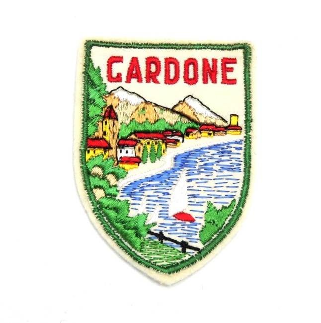 P1040948 Ecusson brodé ville Gardone