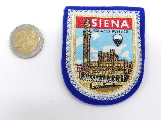 P1260082 Ecusson brodé ville SIENA