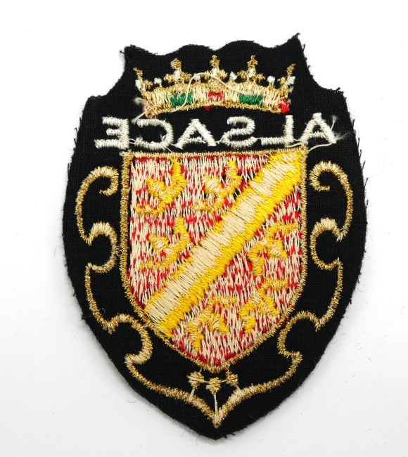 P1030758 Ecusson royal brodé ville Alsace