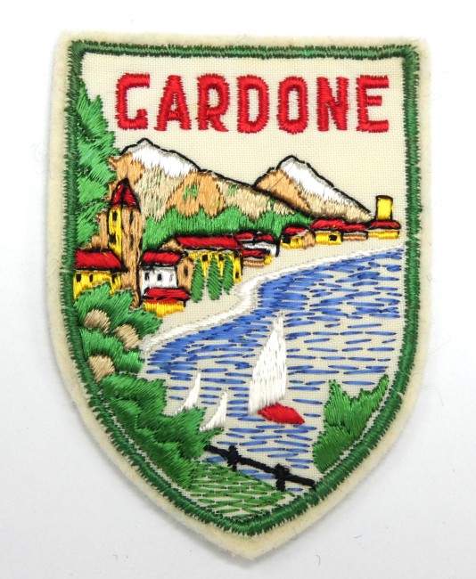 P1040949 Ecusson brodé ville Gardone
