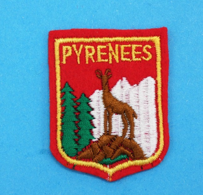 P1010561 Petit écusson brodé Pyrénées