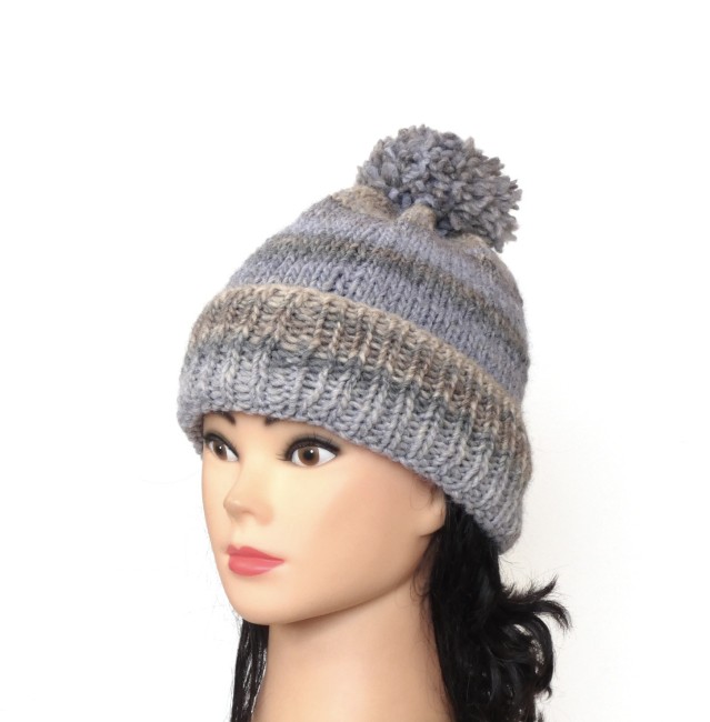 P1060038 TU Bonnet femme laine gris / beige à revers plassard et Après C 06