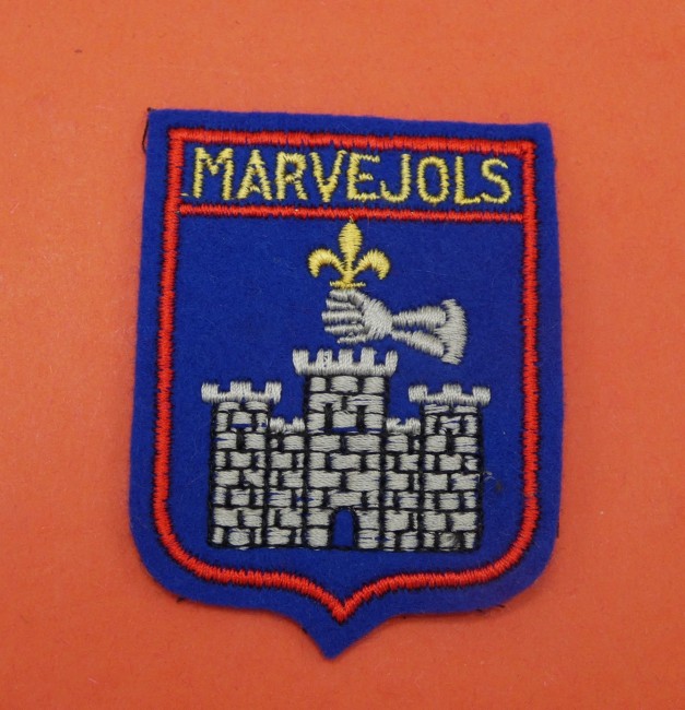 P1090977 Ecusson brodé ville Marvejols