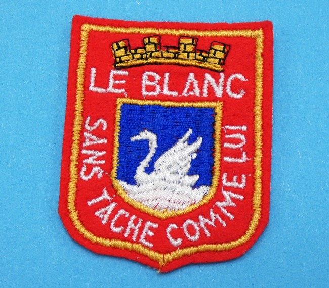 P1080636 Ecusson brodé ville LE BLANC