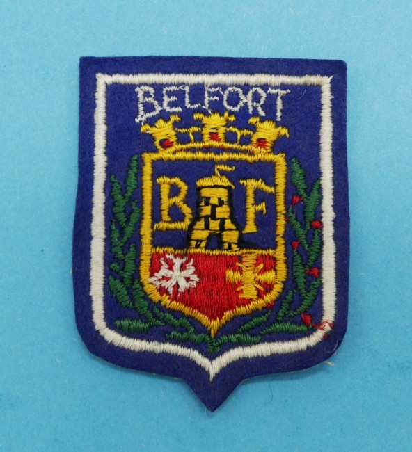 P1260061 Ecusson ancien brodé  ville Belfort